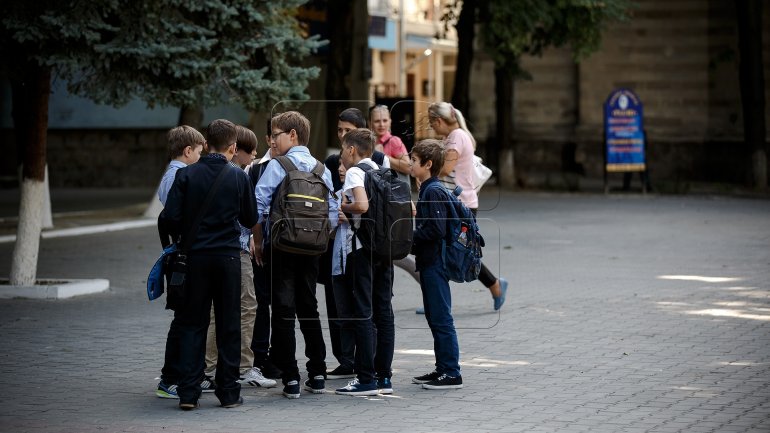 Diaspora pupils encounter issues when returning to study in Moldova