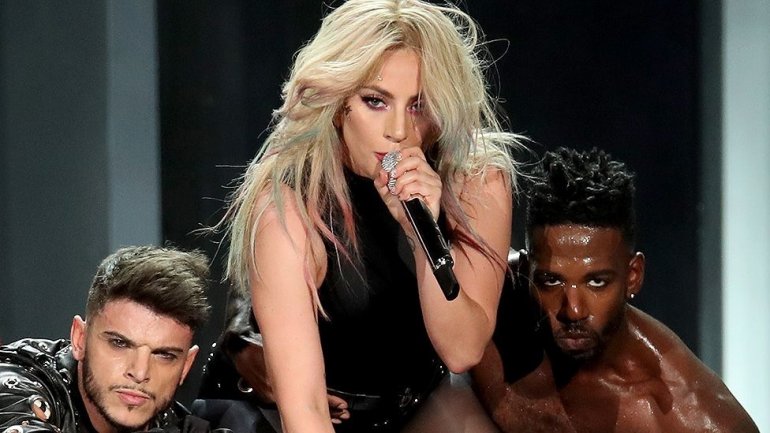 Lady Gaga asks black people for race advice 