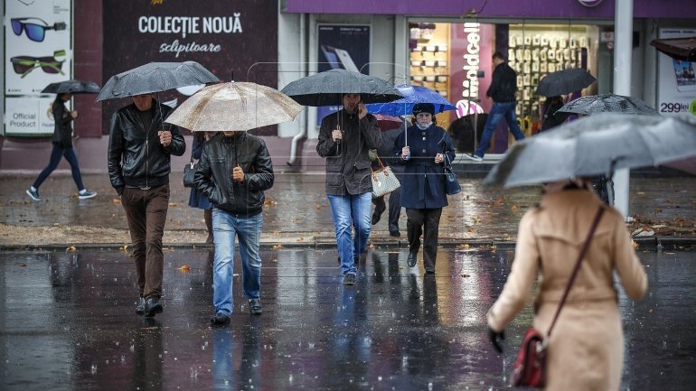 Yellow Warning of lightning and hail issued