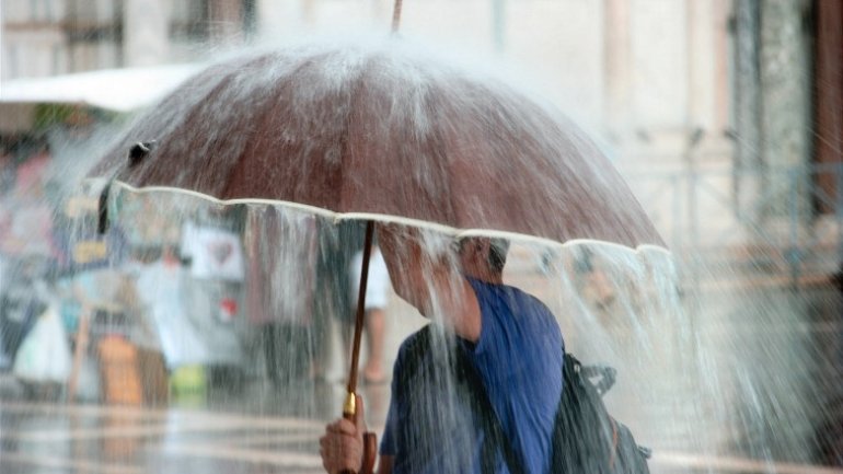 YELLOW Warning of heavy rain, storm, hail across Moldova 