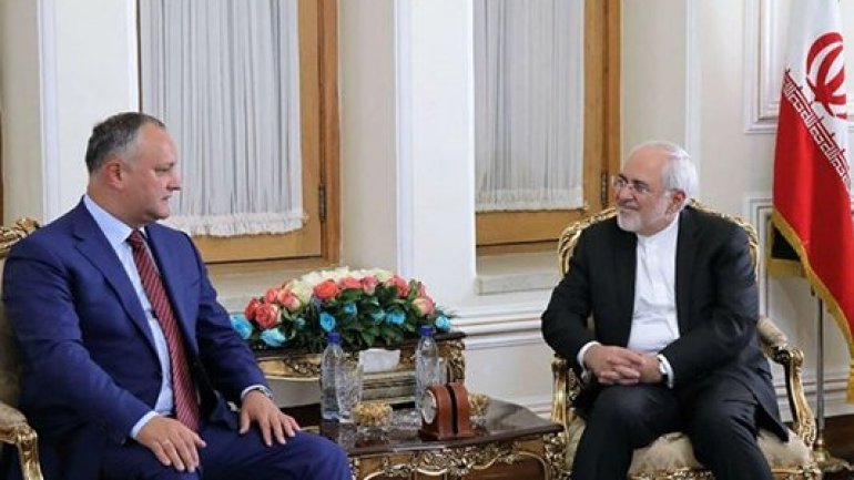 Iran FM holds talks with Moldova president