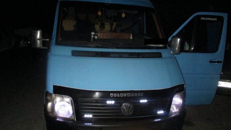 Young man faces charges for stealing minibus parked in a yard in Chisinau