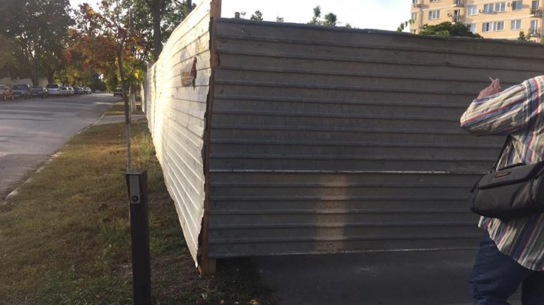 Constructions took over a pavement leaving residents to walk on streets