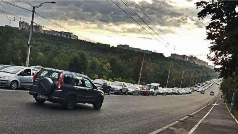 Traffic light timespan tests creates endless traffic and annoys drivers