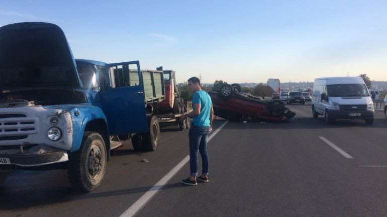 Car OVERTURNED after accident near Stăuceni. Exist victims 