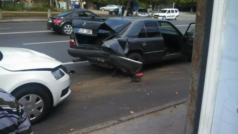 Multi-vehicle accident on Renaşterii boulevard. Drivers did not respect distance 