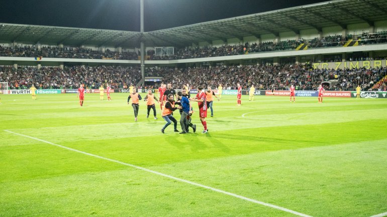 Moldovan showed off his sport spirit right in football game Moldova - Wales 