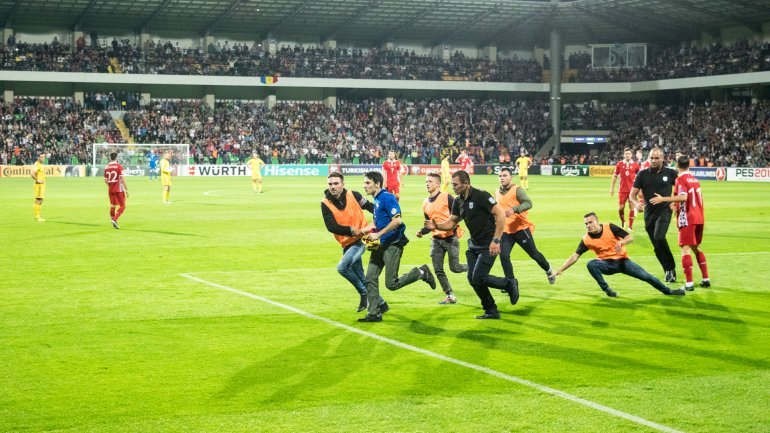 Moldovan showed off his sport spirit right in football game Moldova - Wales 