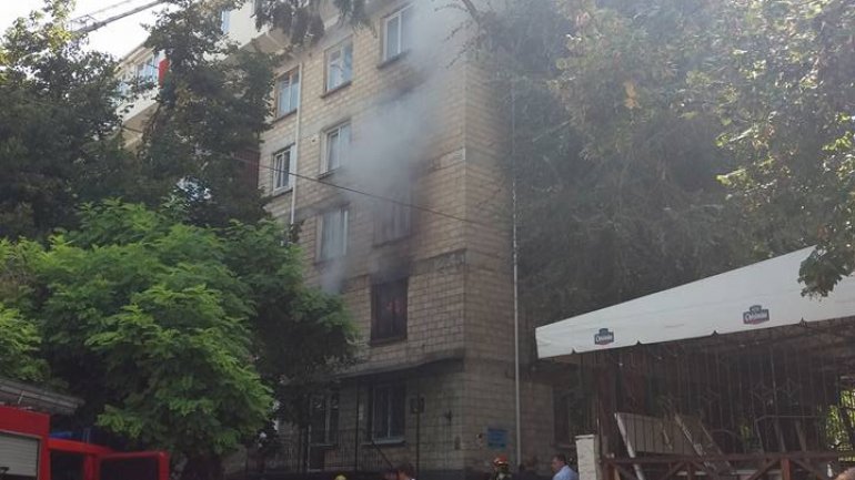 Apartment burst into flames in Chisinau (video) (update)