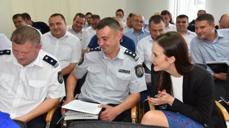 Over 60 policemen to be trained public communication techniques and strategies