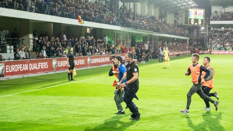 Moldovan showed off his sport spirit right in football game Moldova - Wales 