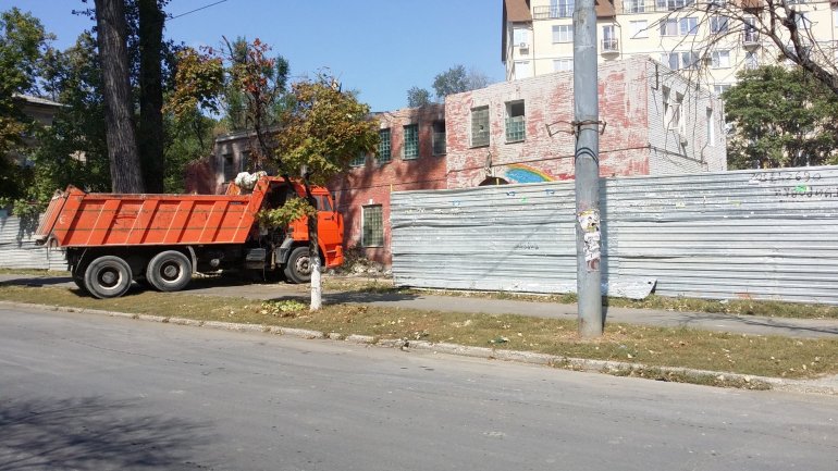 Displeasure among residents, apartments to be built in place of public bath in Chisinau