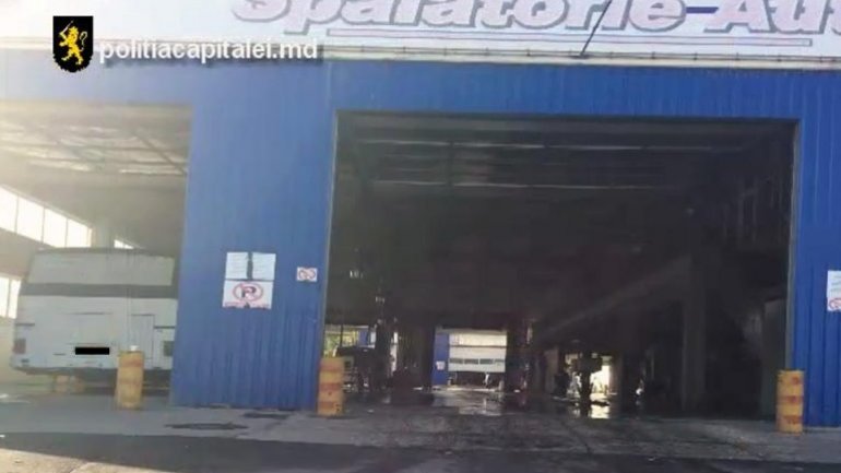 Car washes and parking lots from Botanica investigated by police