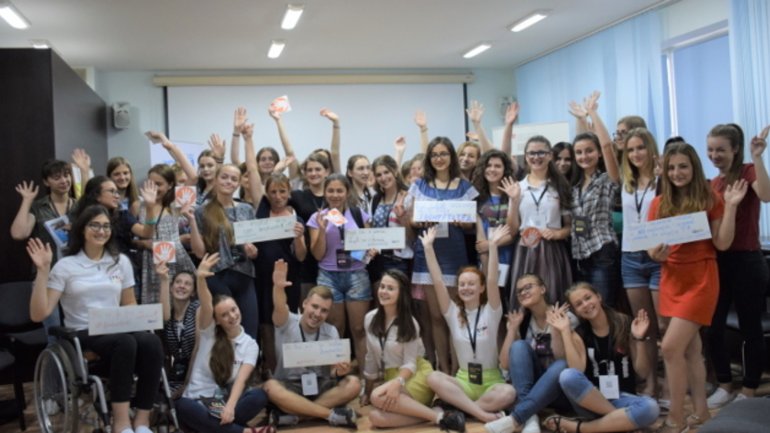  Girls in Moldova hone their STEM skills and take a stand against domestic violence