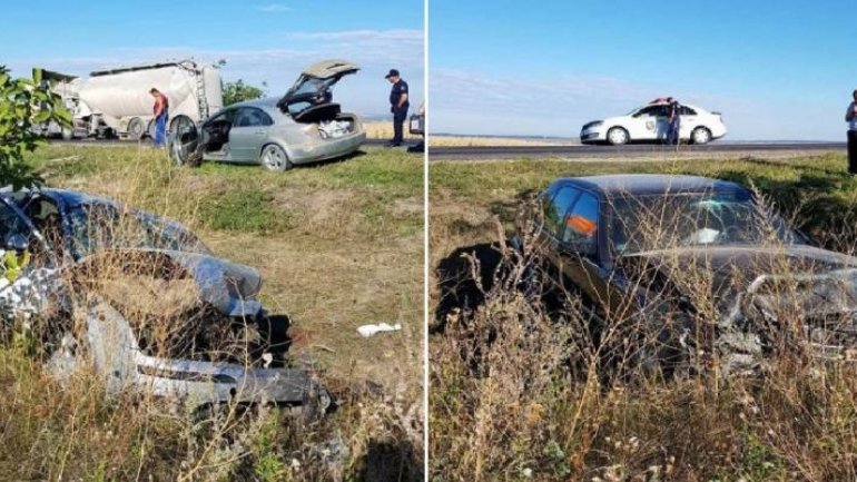 One deceased, another on brink of life after car accident near Olişcani