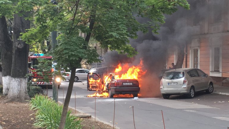 Car burned down due to malfunction, two weeks after passing inspection