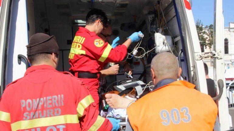 A man in coma was urgently transported to Chisinau by Galați SMURD 