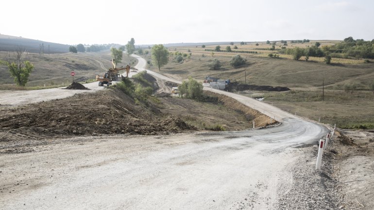 Road to Ţâpova Monastery to be ready by the end of 2018 (PHOTOREPORT)