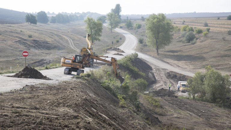 Road to Ţâpova Monastery to be ready by the end of 2018 (PHOTOREPORT)