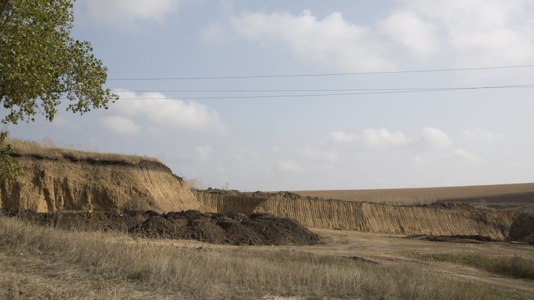 Road to Ţâpova Monastery to be ready by the end of 2018 (PHOTOREPORT)