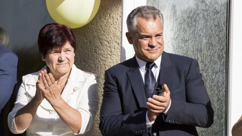 Vlad Plahotniuc visited his old school in Grozeşti village (Photo)