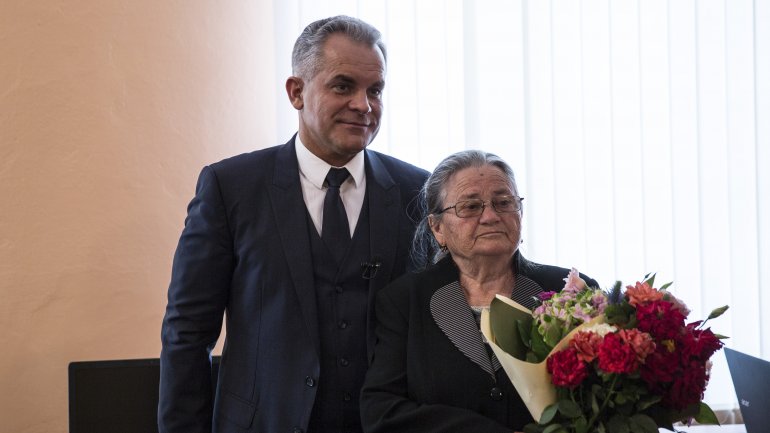 Vlad Plahotniuc visited his old school in Grozeşti village (Photo)