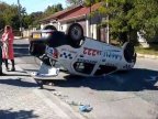 Taxi overturns after violent accident at intersection Paris, Suceava in Chisinau 