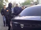 The moment when former DOS officer Vitalie Lozovanu was grabbed by masked men in front of Penitentiary 13 (video)