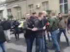 Aggressive Ukrainians block police cars, ask for release friend off jail (video)