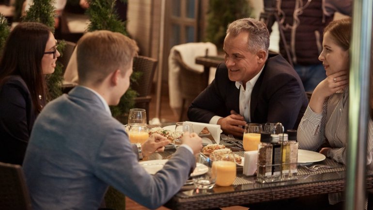 Vlad Plahotniuc has met with three winners of Edelweiss Foundation's scholarship