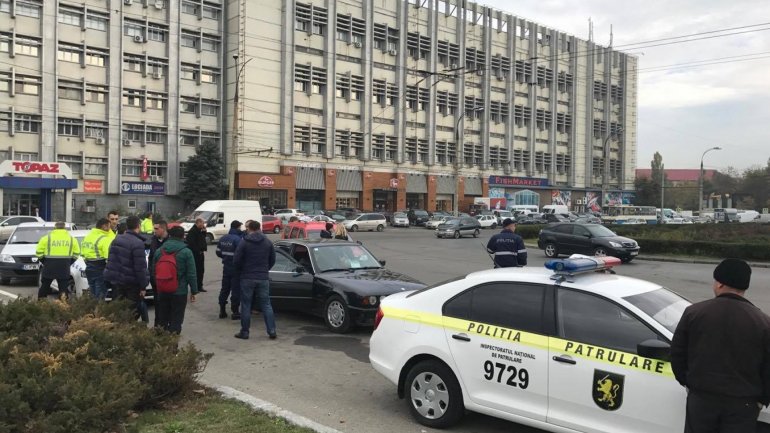 Unauthorized taxis services investigated all over Chisinau