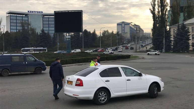 Unauthorized taxis services investigated all over Chisinau