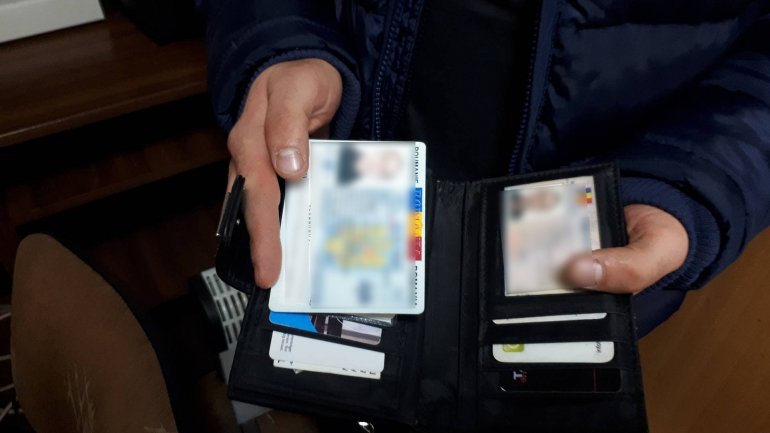 Four Moldovans caught at Albiţa customs in possession of false Romanian IDs