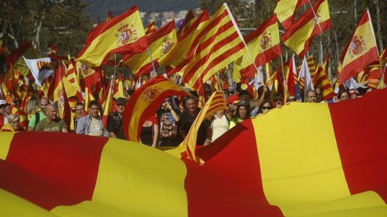 Spain: thousands join Barcelona rally anti- Catalan independence (video)