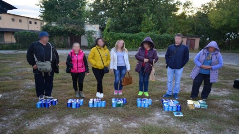 Tobacco smuggled by six Moldovans, escorted at Iasi border 