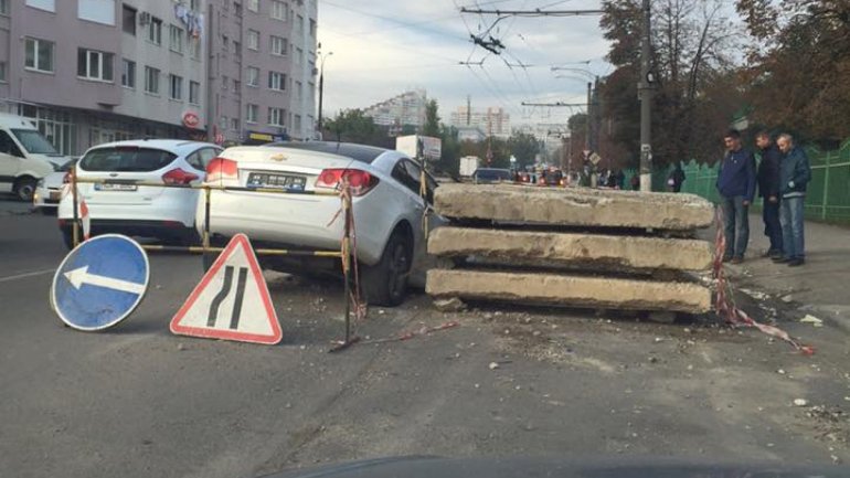 Careless driver ruined his car by falling in a pit dug out by Termoelectrica