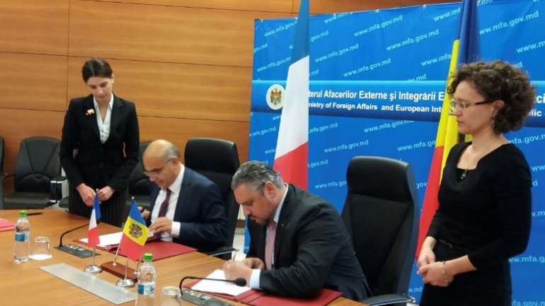 Andrei Galbur signed agreement meant to ease reintegration of Moldovan citizens returning from France