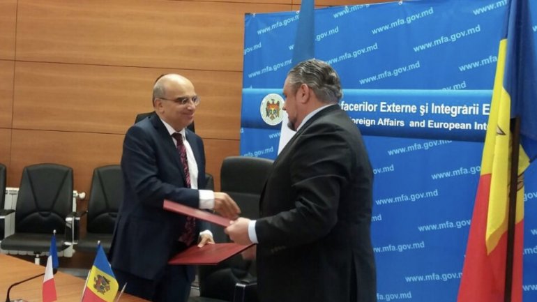 Andrei Galbur signed agreement meant to ease reintegration of Moldovan citizens returning from France