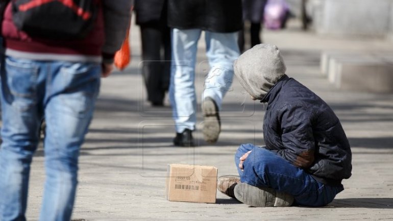 City Hall prepare shelters for homeless people, where they will receive free meal and tea