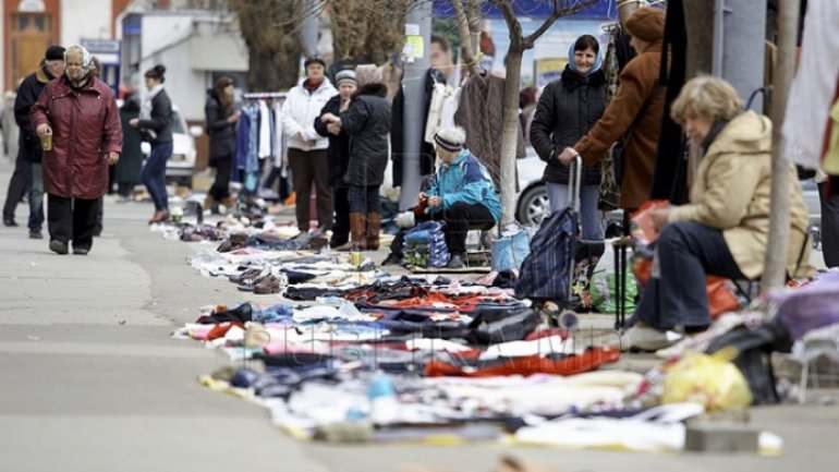 New law for commercial activity in Capital. Street vendors forbidden and booths evacuated