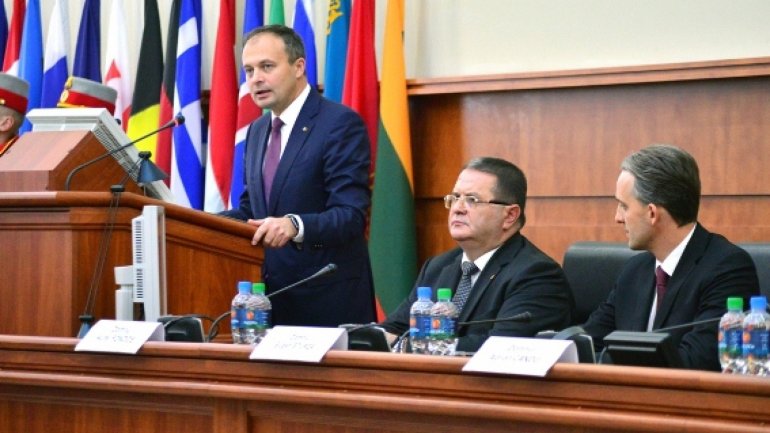 Moldova puts end to crisis. New Defense Minister of Moldova pledged to bring changes