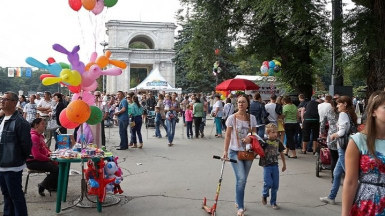 Chisinau on preparation for Wine Day and City Day 