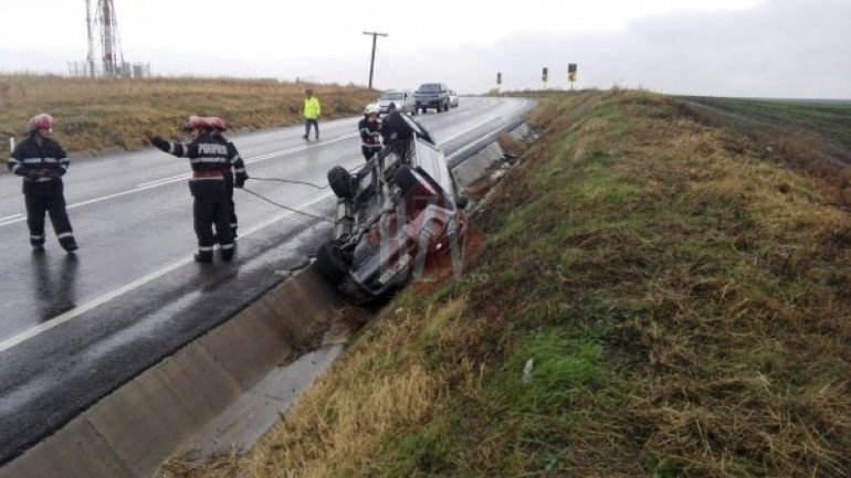 Moldovan Family admitted to hospital after their car fell into a ditch