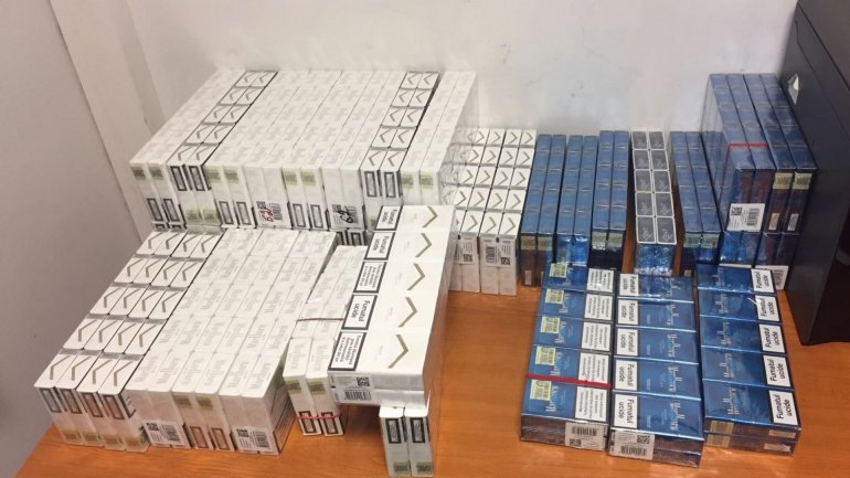 Around 21 thousands cigarettes restrained at custom post from Moldova 