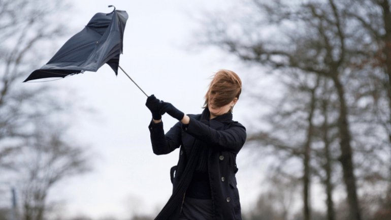 Yellow and Orange warning of Strong Winds all over Moldova