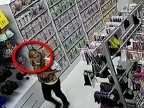 Daylight robbery: A woman got wanted by police for stealing HTC phone in capital shop (video)