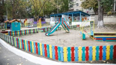 Scandal at kindergarten from Capital. Parents are revolted gate of institution is always opened