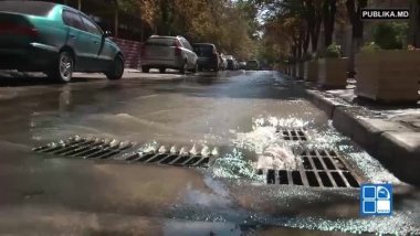 Authorities don't resolve problem of floods from Eugen Doga street