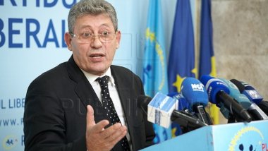 Liberal and Socialist parties contest against Grovazu's decisions 