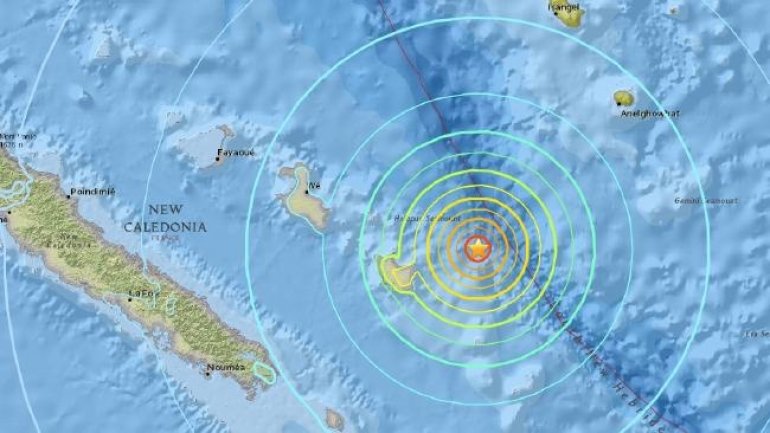 Evacuation ordered as 7 magnitude earthquake and small tsunamis hits New Caledonia